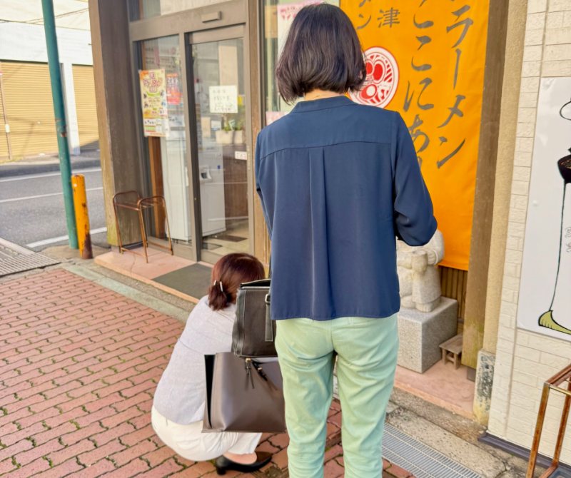 木更津キャッツアイのオジー像を記念撮影